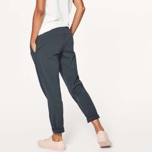 Lululemon On The Fly Pant 28"

Melanite